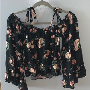 Cropped floral off shoulder shirt